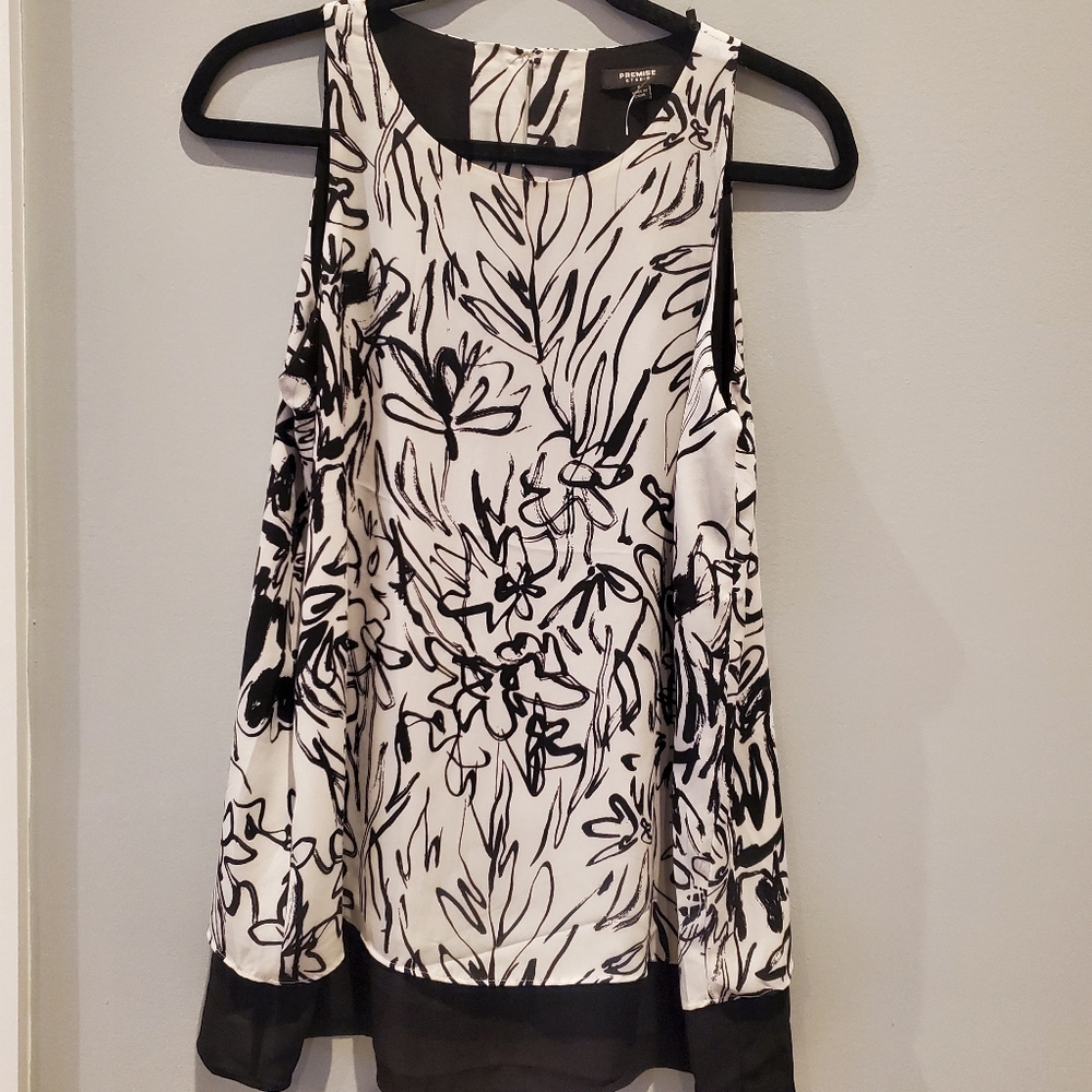 Premise black and white sleeveless blouse